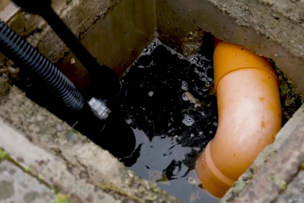 come-pulire-il-pozzetto-idropulitrice-kit-aspirazione-acqua